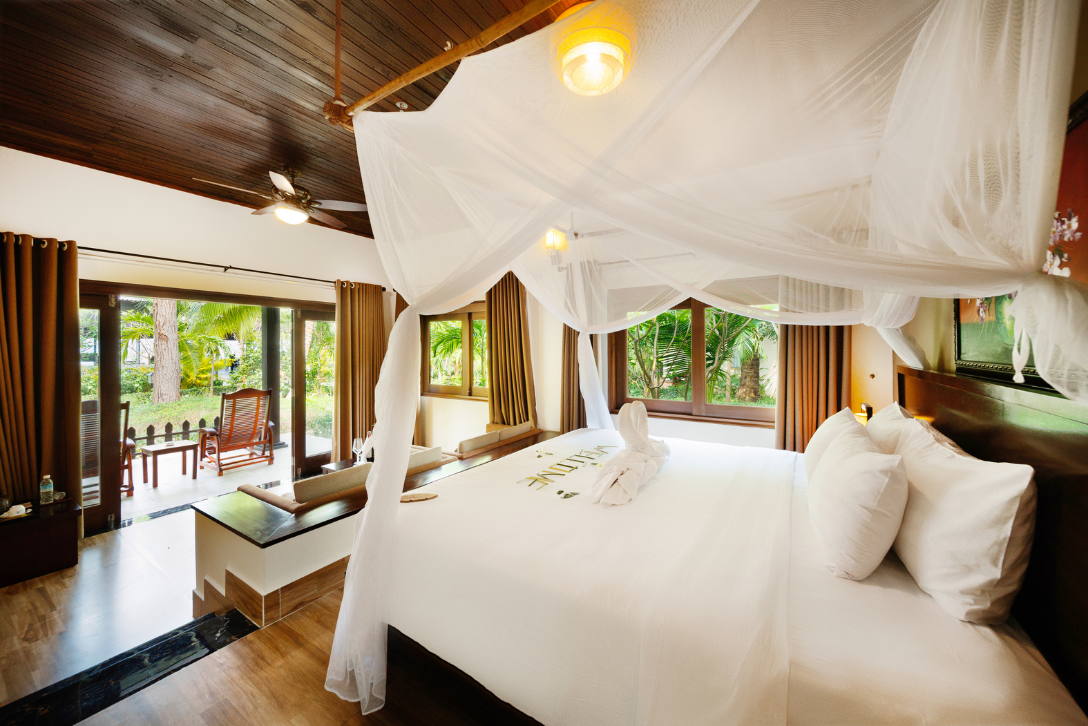 Diamond Jacuzzi Bungalow